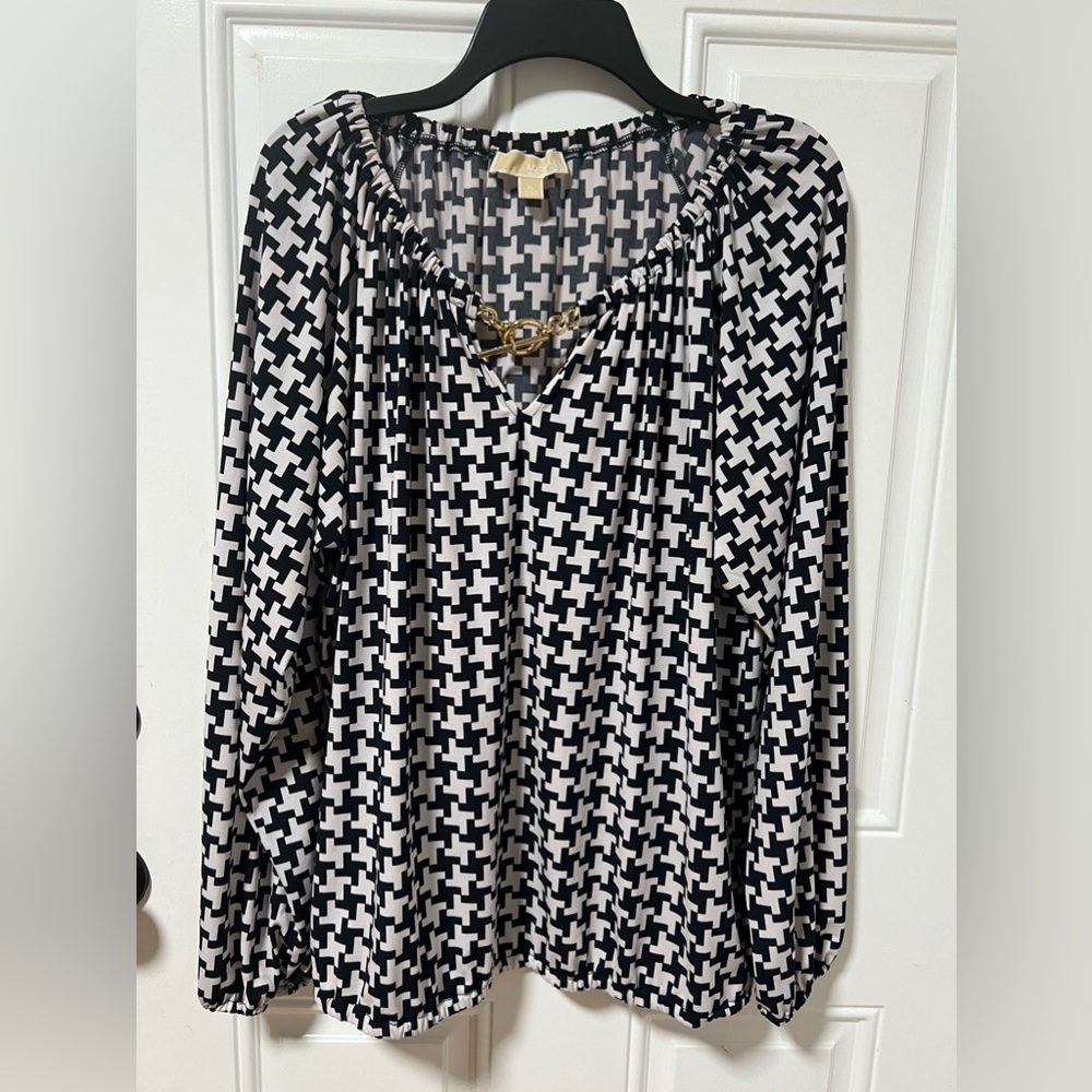 Michael Kors blouse Black/White Gold accent chain size XL